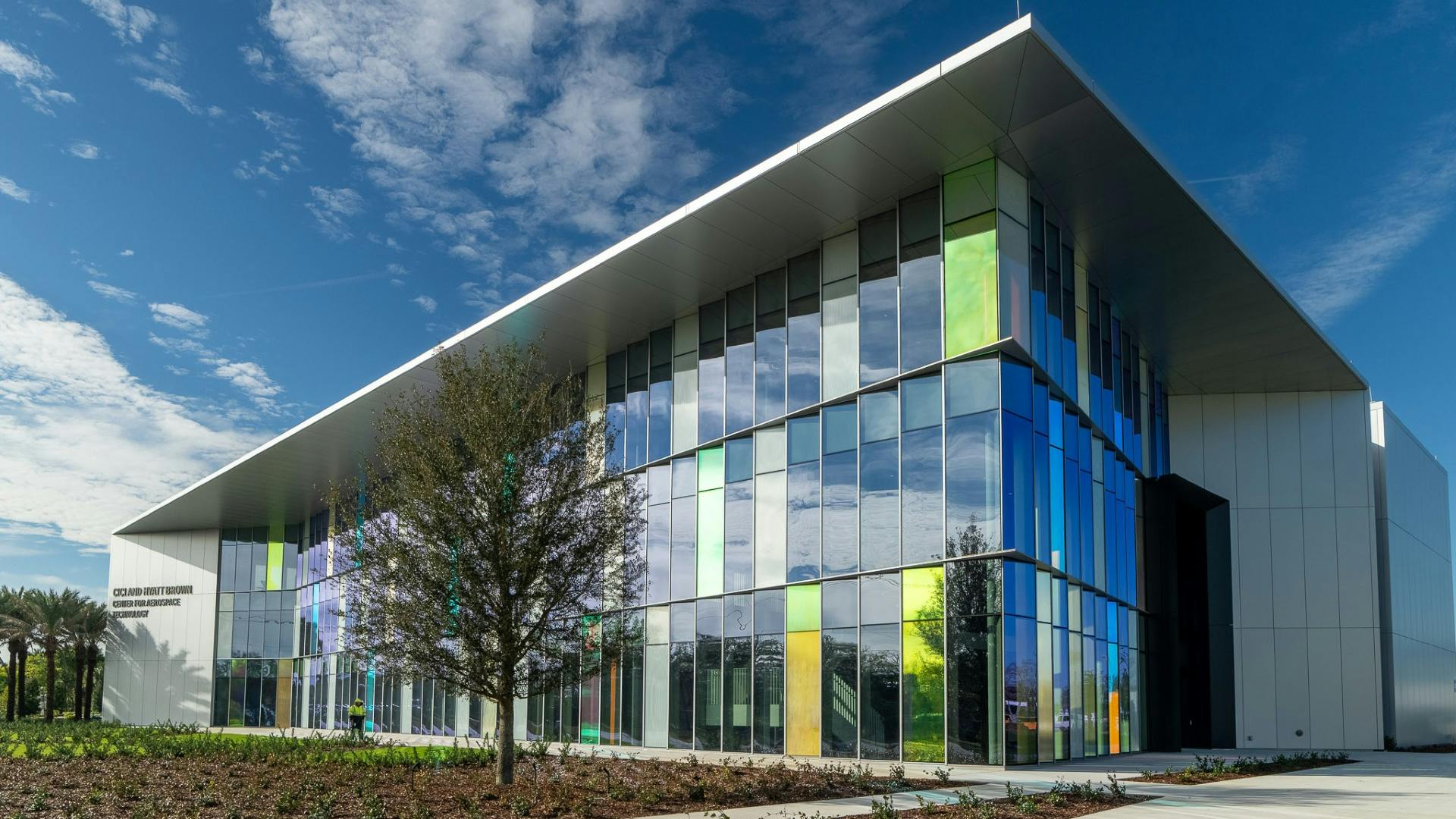 Boeing Opens New Engineering Center at Embry Riddle Research Park ...