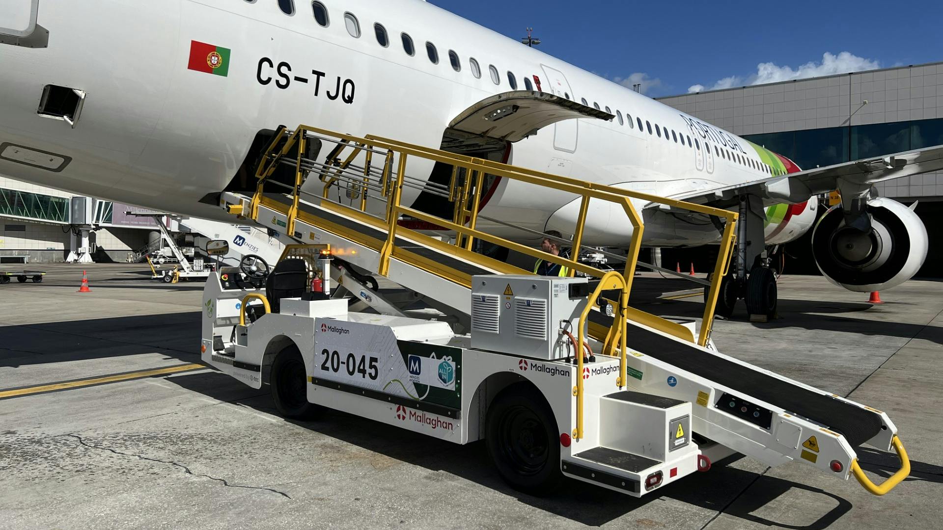 Mallaghan is highlighting its SkyBelt belt loader at GSE Expo in Las Vegas, its award-winning belt loader which has a proven record of reducing aircraft damage rates.