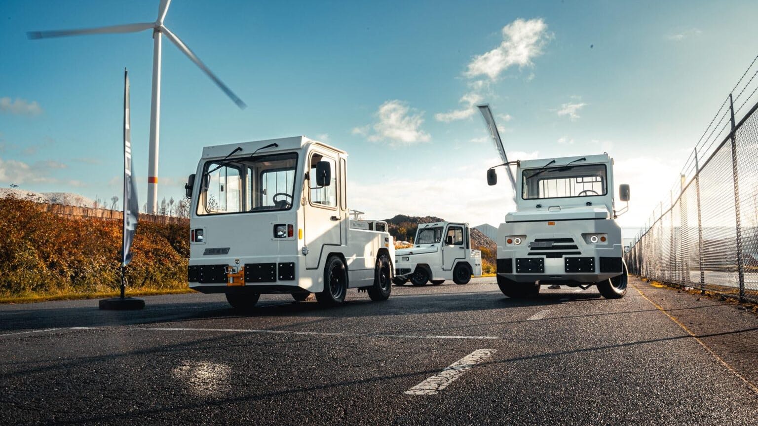 68e3cec35fec06f7a475f98d Shirepictures1min1536x1022