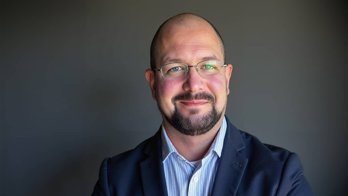 68ed30c6eaa70bc2177af8e0 Larrysolesdirectorofoperationsacsf