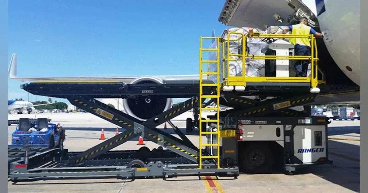 Oshkosh AeroTech Ranger® Cargo Loader: The First Loader Designed for ...