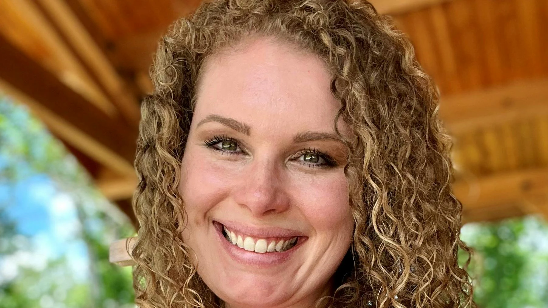 690e1556fa3f4864d0227682 Headshot Chelsie Bush