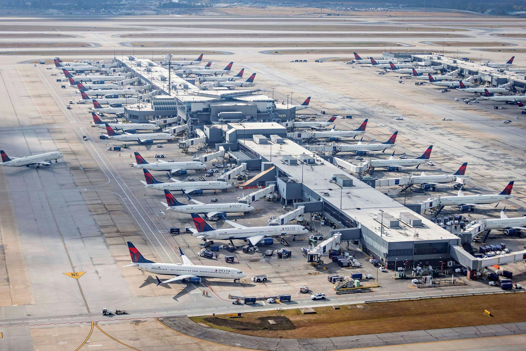 The Hartsfield-Jackson Atlanta International Airport in Atlanta, Georgia. Flight delays continued as the United States government shutdown entered its 39th day. (James D. Decamp/ZUMA Press Wire/dpa/TNS)