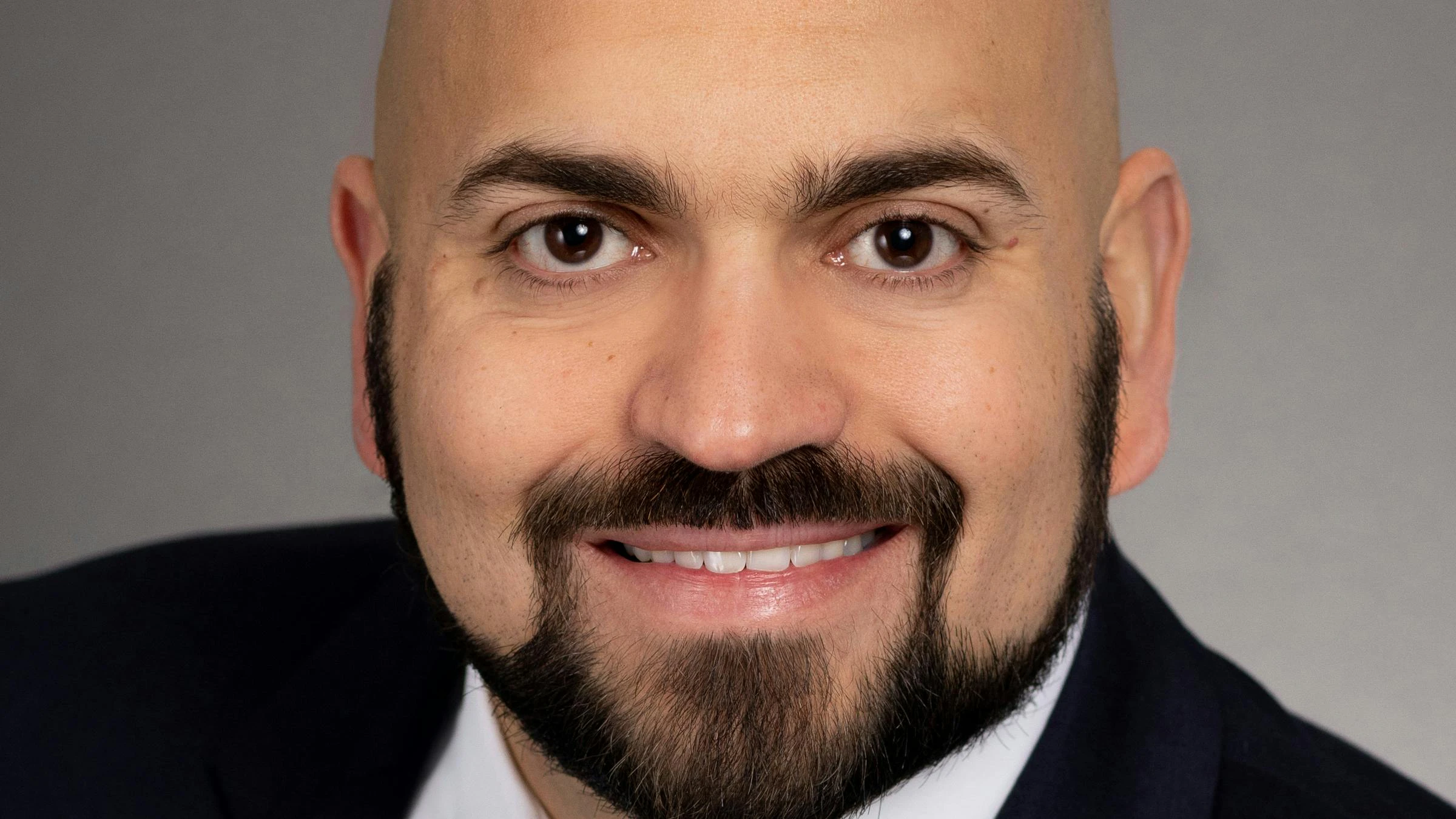 69121504250f0a2e9e87addb Emmanuel Maldonado01