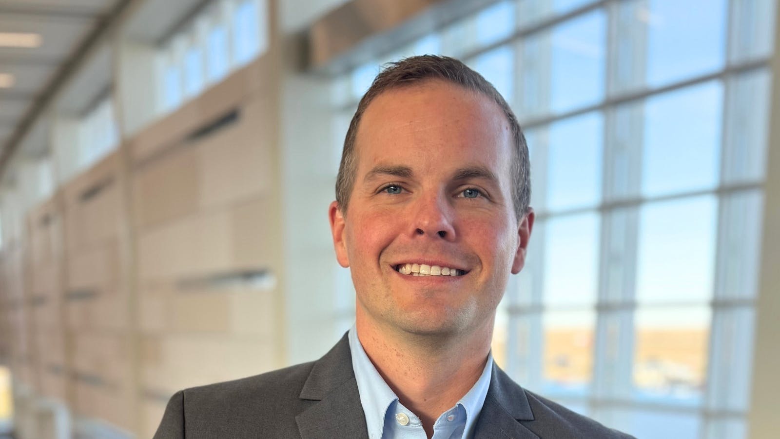 693c94f2e9a3f35072c31065 Adudas Headshot