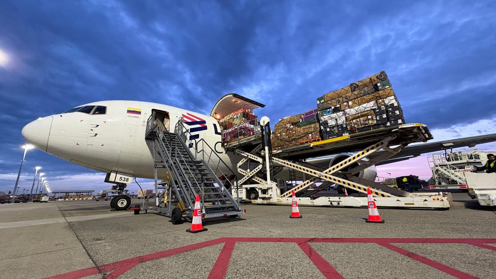 69529a0bb81191e835532e7c Menziesaviationexpandsintobelgium1600x920