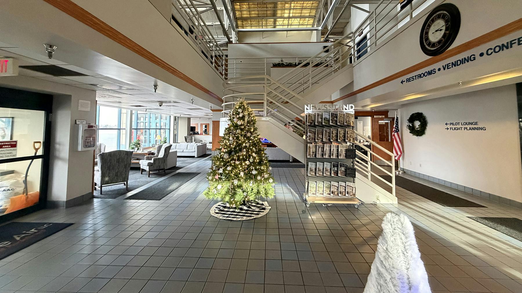 h15___1st_floor_lobby_01