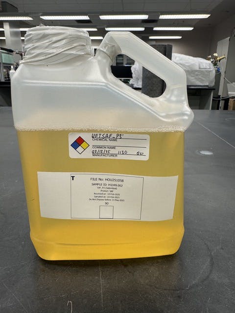 Jug of Unifuel's Flexiforming SAF.