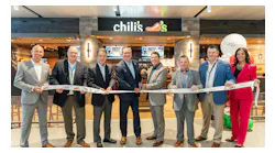 chilis_iah_ribbon_cutting_1 chilis_iah_ribbon_cutting_1