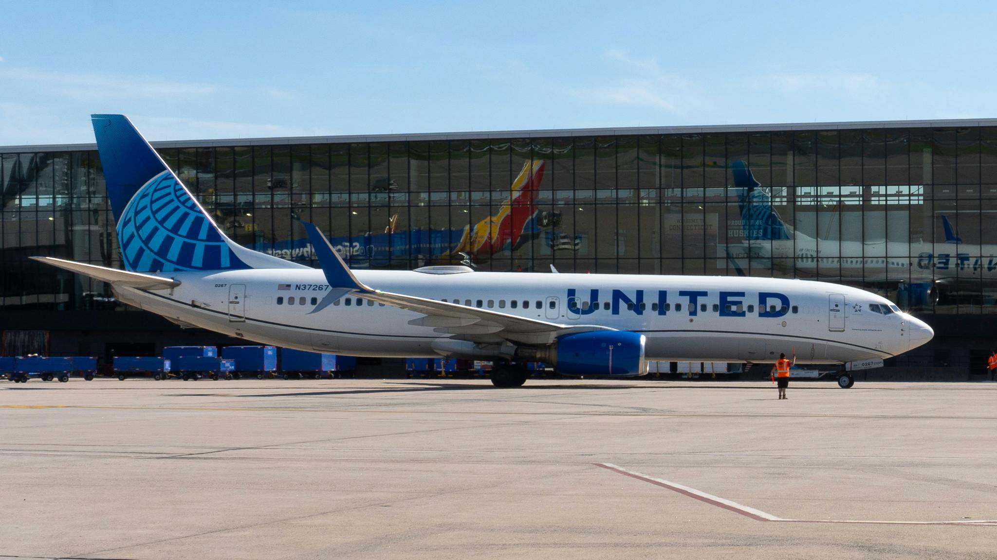 6a16085be3877dc236757c05 United At Bdl