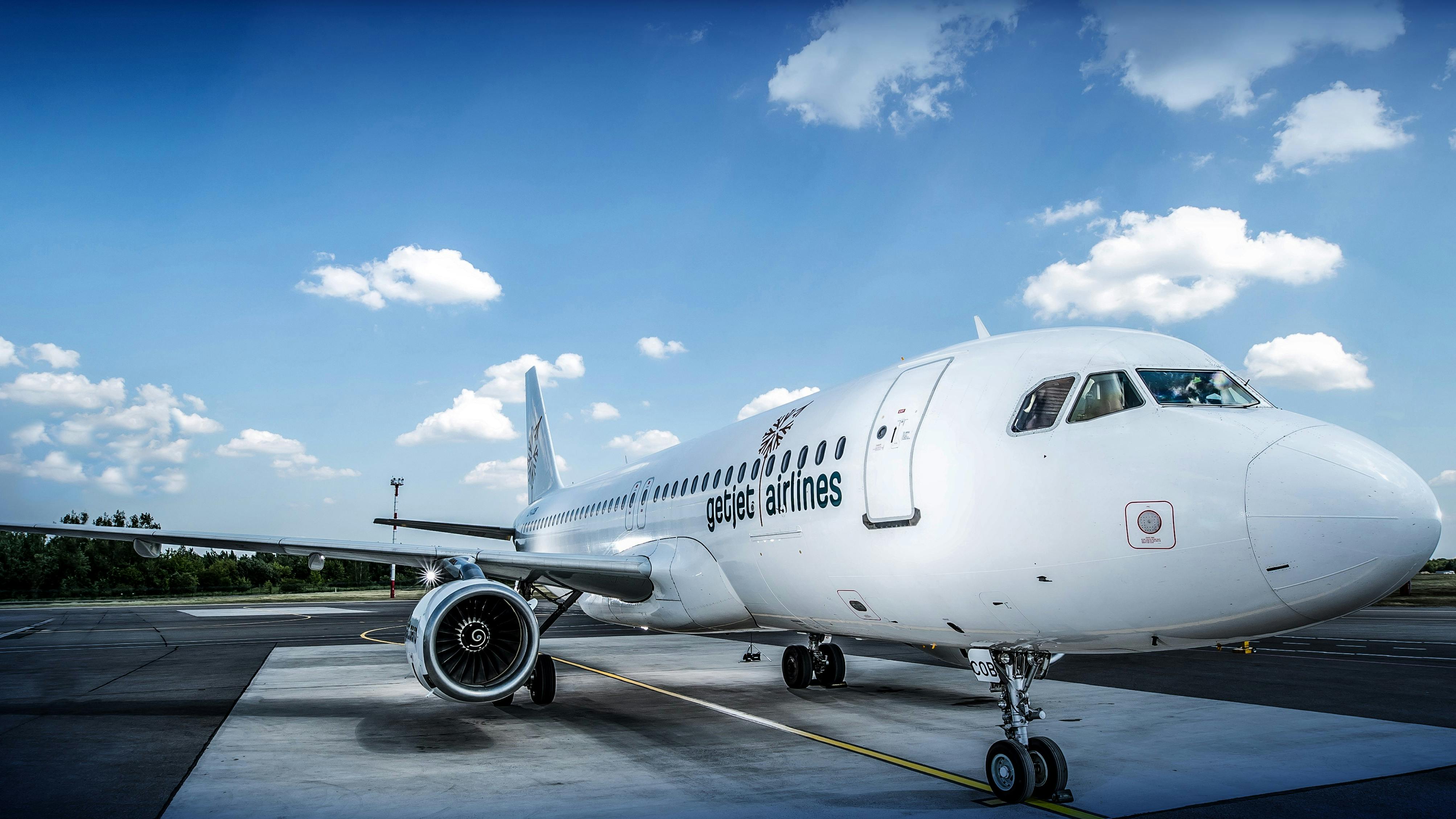 6a5649bfea60378ce1527eed Getjet Airlines 3